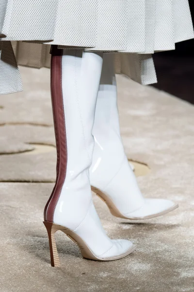 Look 60